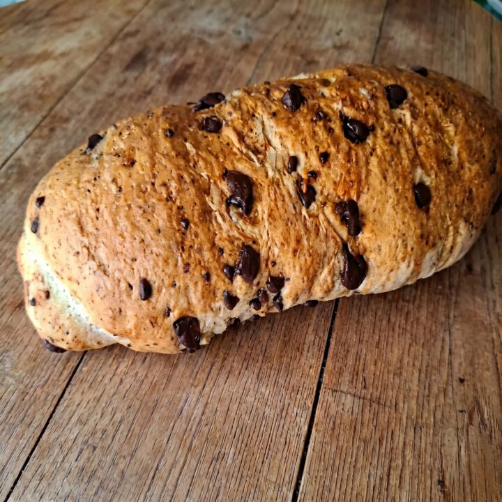 Pan Aleman Con Chocolate Semiamargo